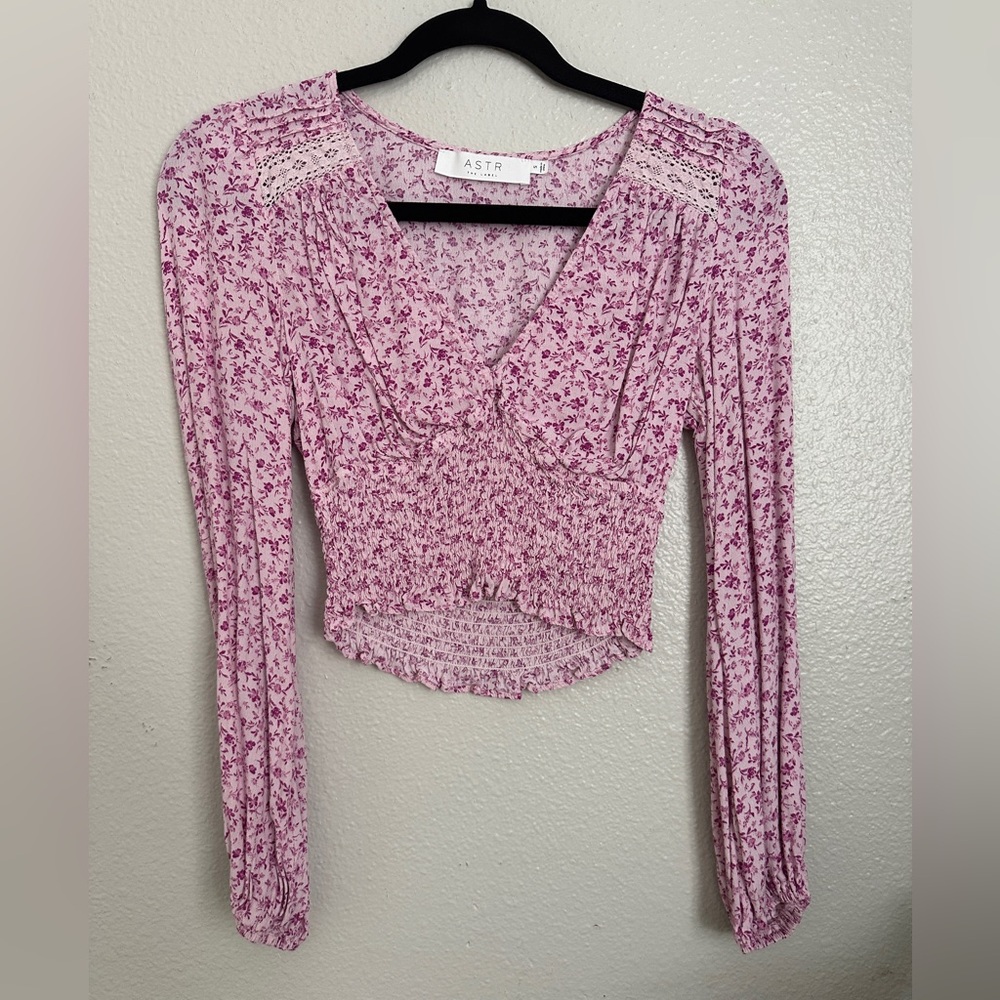 ASTR Pink Ditsy Floral Peasant Smocked Crop Top Size Small
